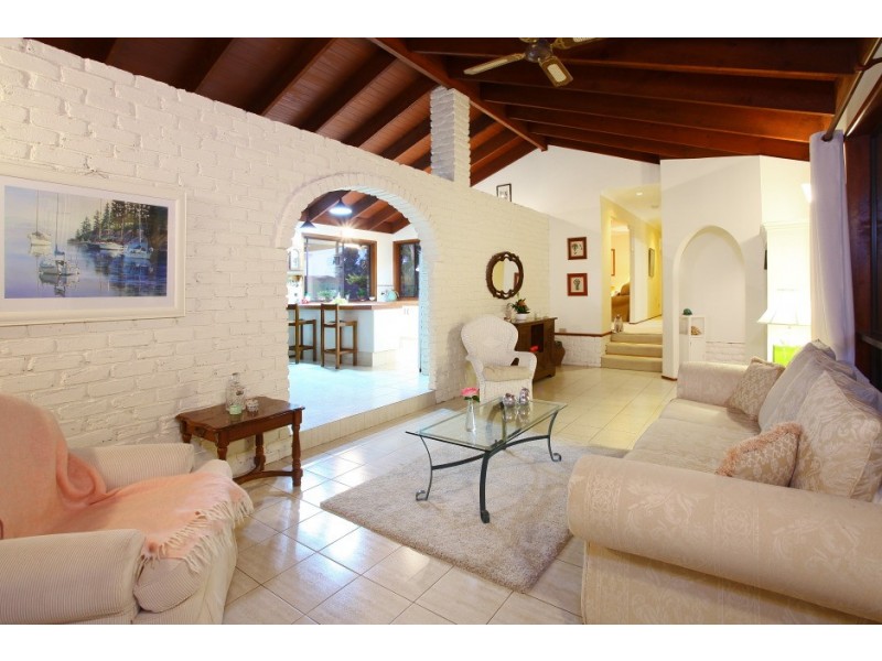 3 Queenscliff Crescent, Robina QLD 4226