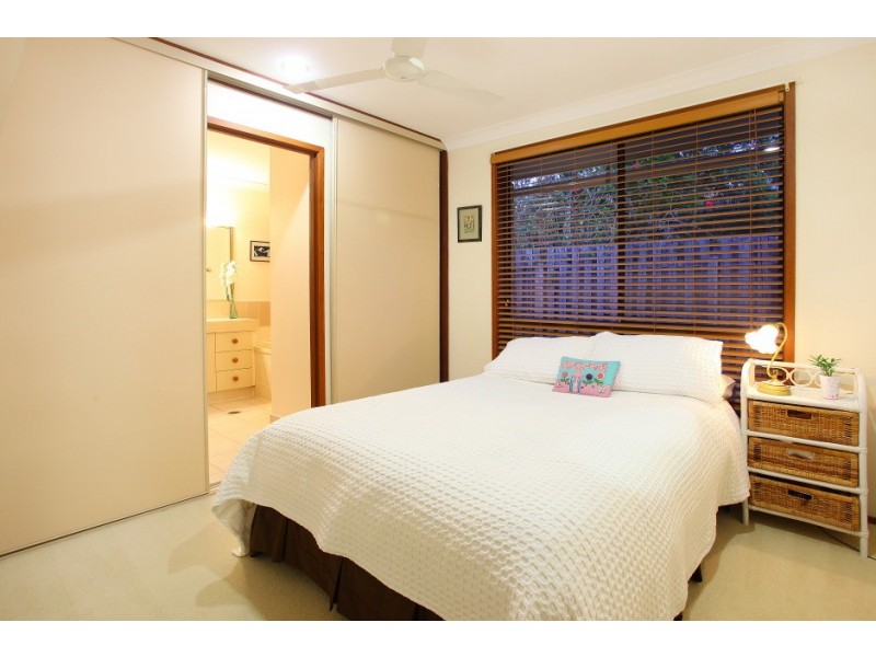 3 Queenscliff Crescent, Robina QLD 4226