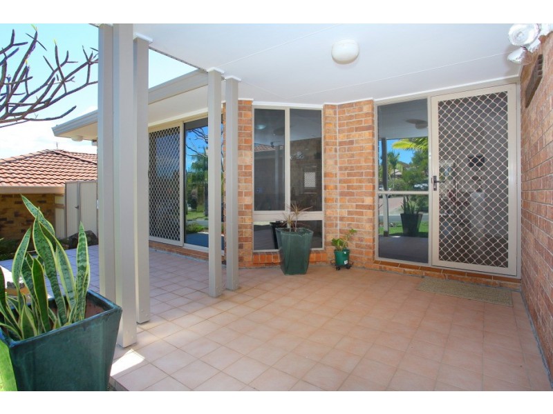 4 Macedon Close, Robina QLD 4226