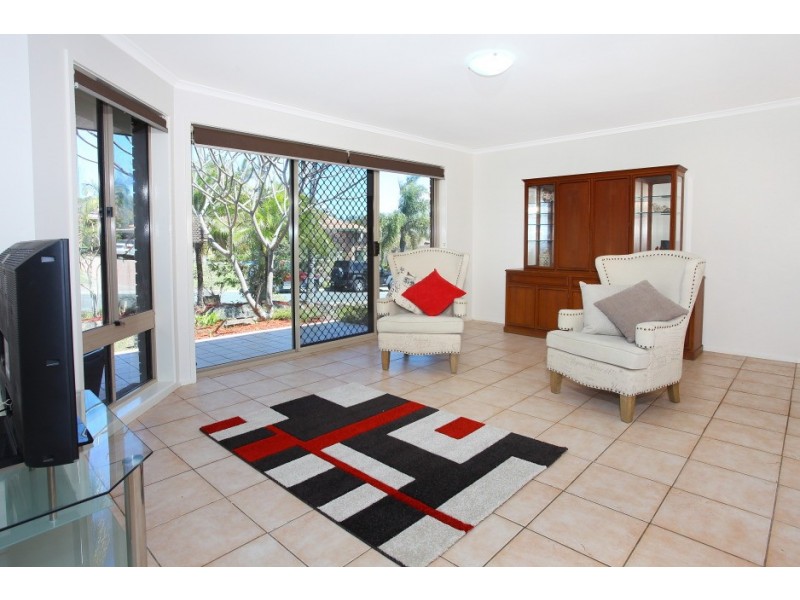 4 Macedon Close, Robina QLD 4226