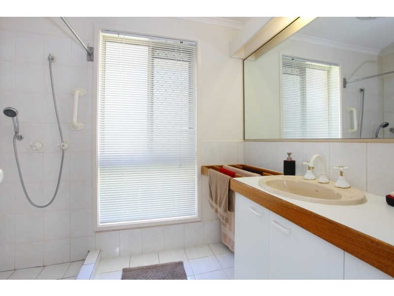 4 Macedon Close, Robina QLD 4226