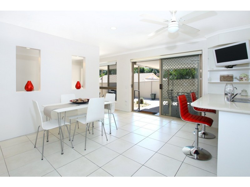 4 Macedon Close, Robina QLD 4226