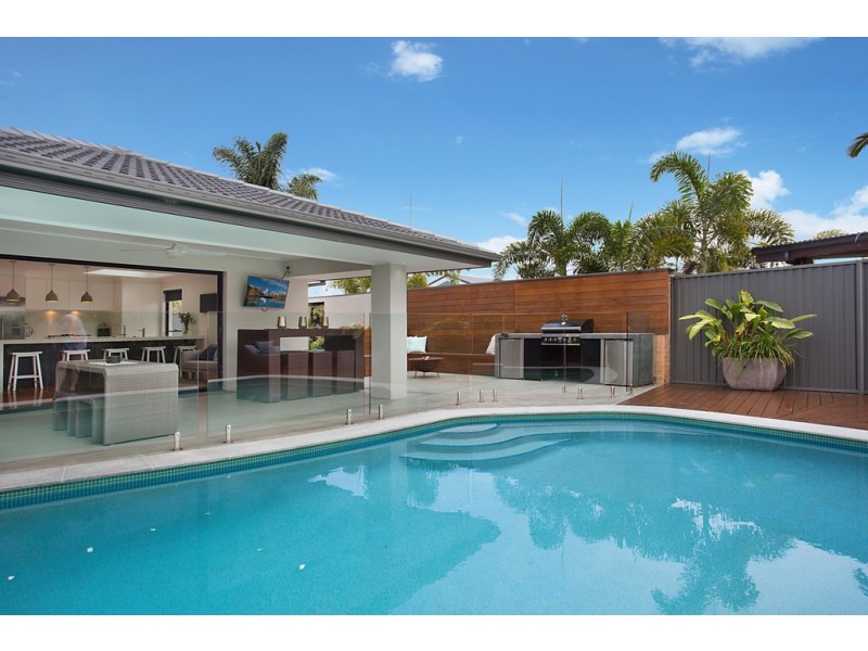 9 Jib Court, Mermaid Waters QLD 4218