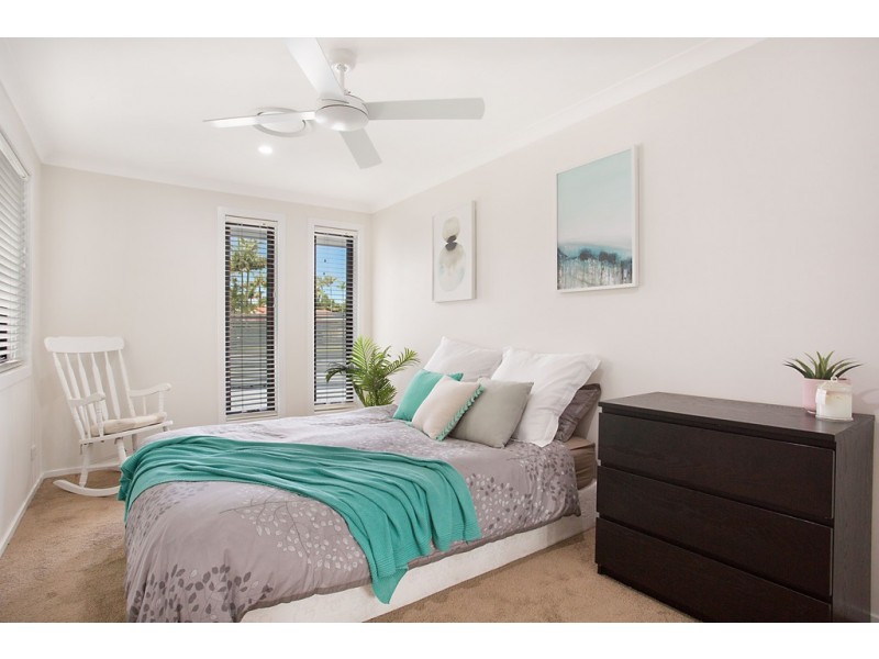 9 Jib Court, Mermaid Waters QLD 4218