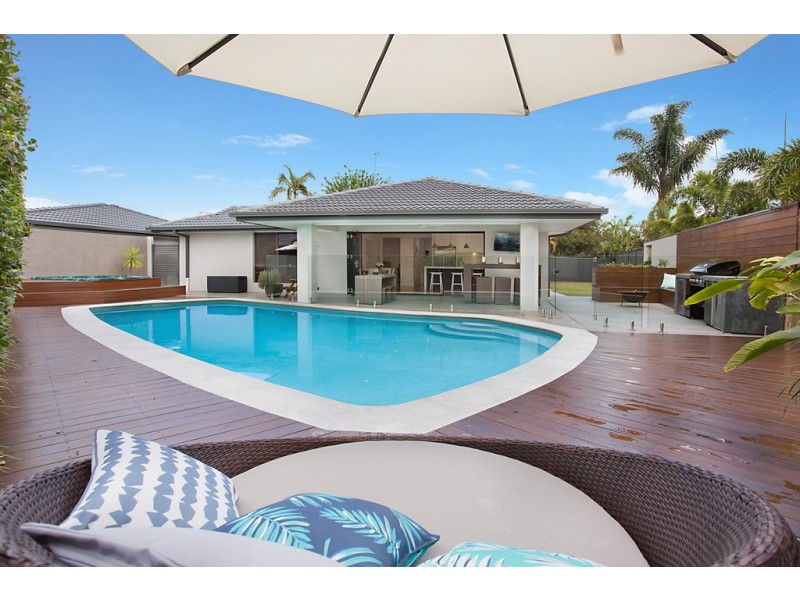 9 Jib Court, Mermaid Waters QLD 4218