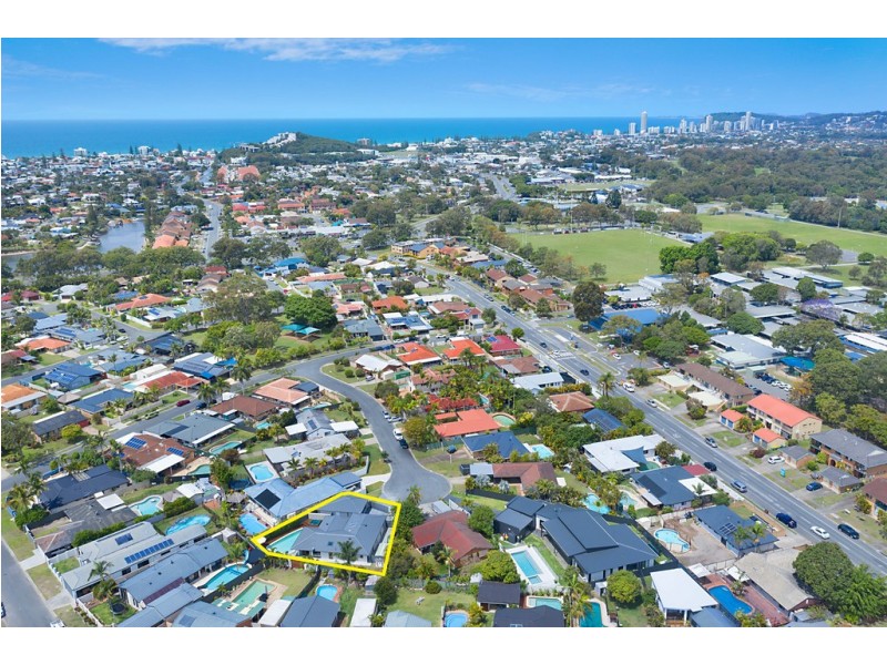 9 Jib Court, Mermaid Waters QLD 4218