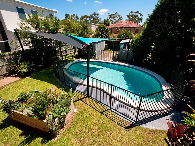 69 Bamboo Avenue, Benowa QLD 4217