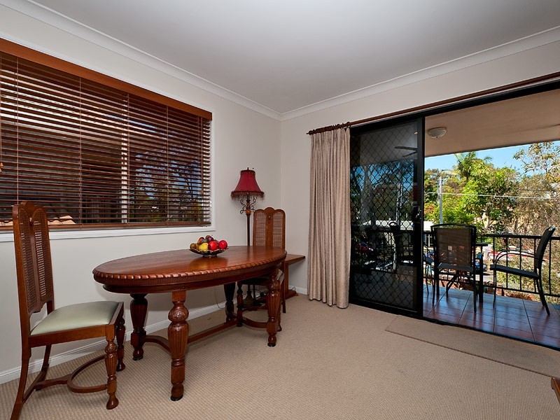 69 Bamboo Avenue, Benowa QLD 4217