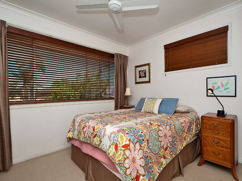 69 Bamboo Avenue, Benowa QLD 4217