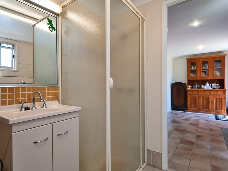 69 Bamboo Avenue, Benowa QLD 4217