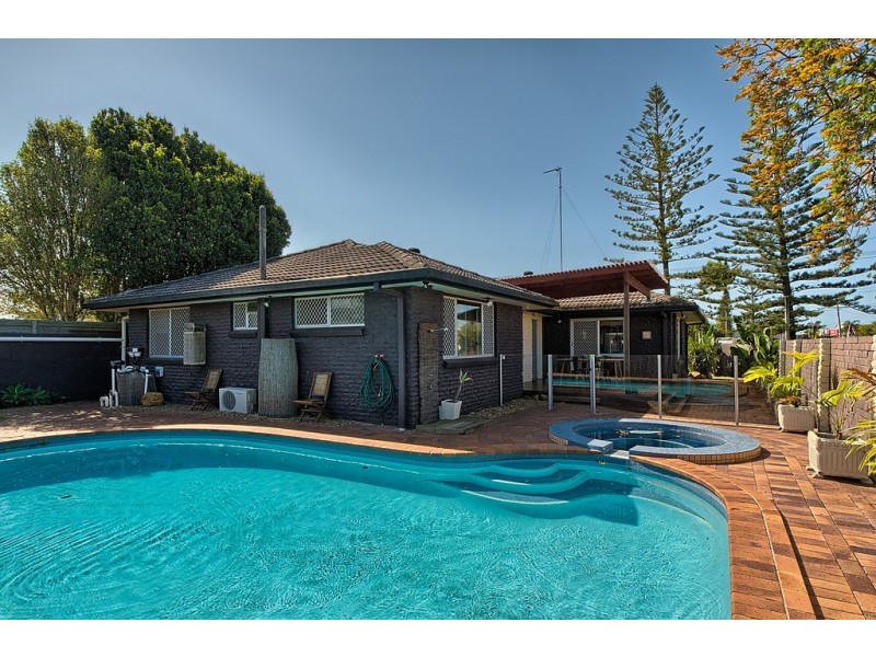 26 Coogeen Street, Sorrento QLD 4217