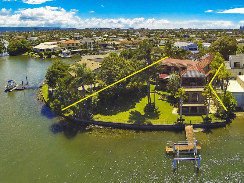 18 Binda Place, Bundall QLD 4217