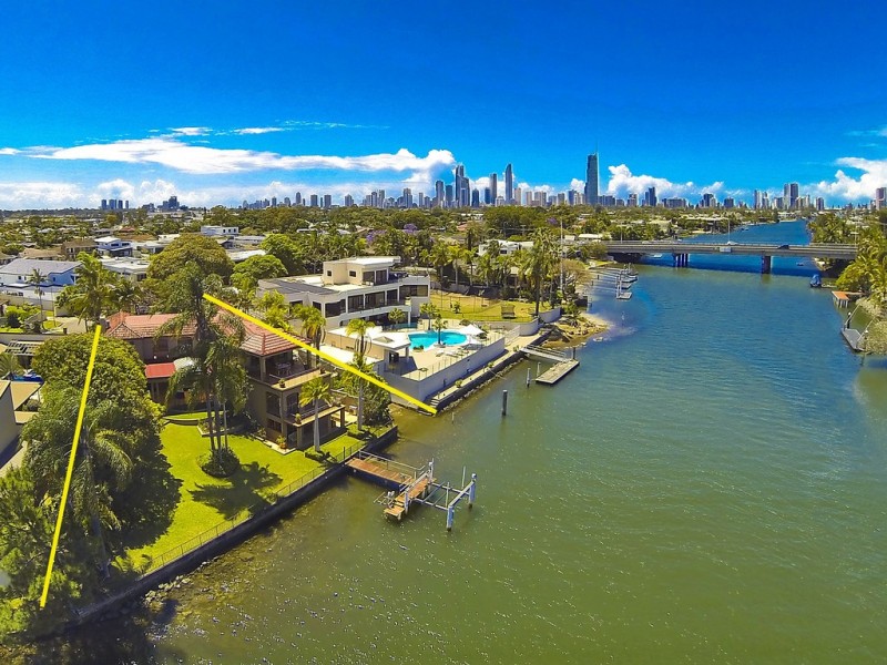 18 Binda Place, Bundall QLD 4217