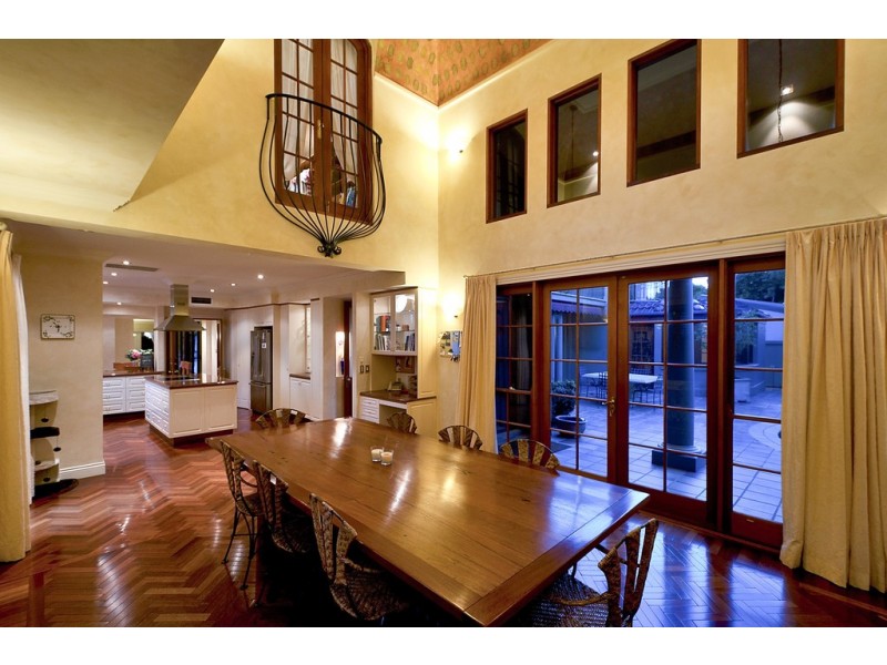 18 Binda Place, Bundall QLD 4217