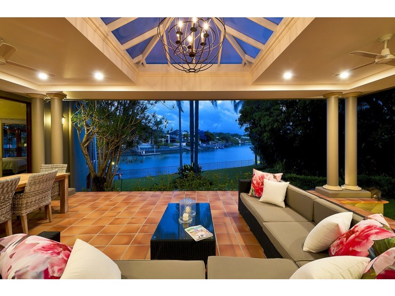 18 Binda Place, Bundall QLD 4217