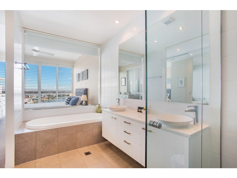 1801 ‘Freshwater Point’ 33 T.E.Peters Drive, Broadbeach Waters QLD 4218