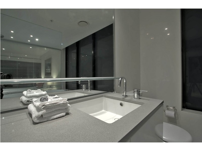 2321 ‘Circle on Cavill’ 9 Ferny Avenue, Surfers Paradise QLD 4217