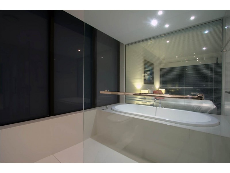 2321 ‘Circle on Cavill’ 9 Ferny Avenue, Surfers Paradise QLD 4217