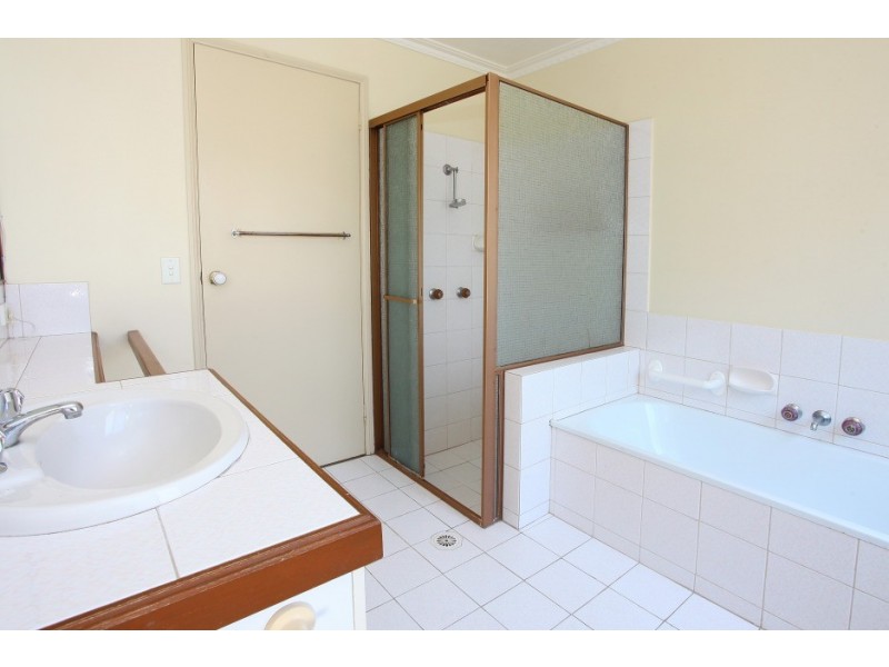 243 Ron Penhaligon Way, Robina QLD 4226