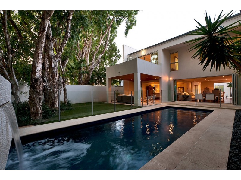 2 Marseille Estate, 17 Marseille Court, Sorrento QLD 4217