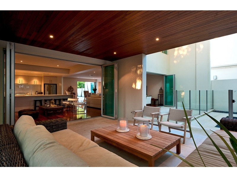 2 Marseille Estate, 17 Marseille Court, Sorrento QLD 4217