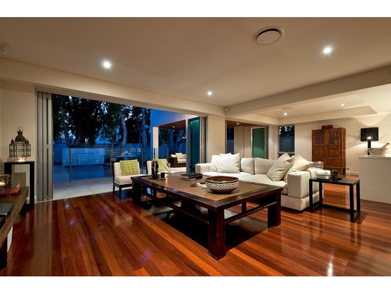 2 Marseille Estate, 17 Marseille Court, Sorrento QLD 4217