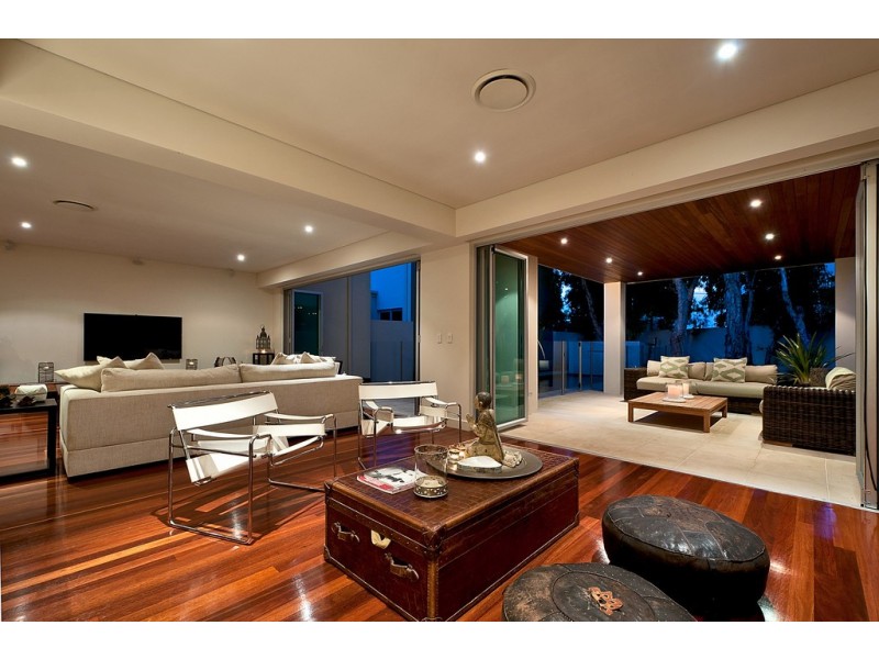 2 Marseille Estate, 17 Marseille Court, Sorrento QLD 4217