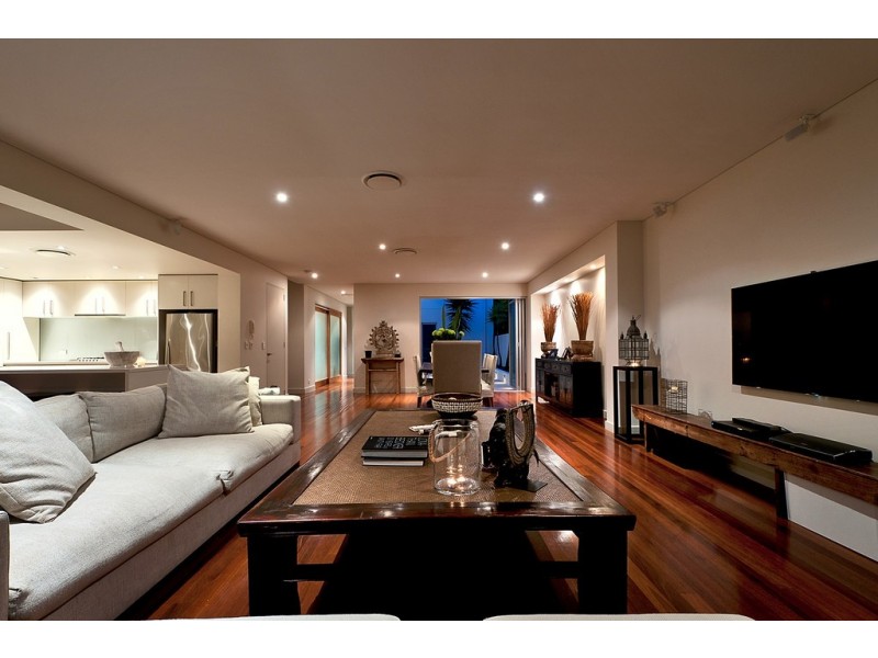 2 Marseille Estate, 17 Marseille Court, Sorrento QLD 4217