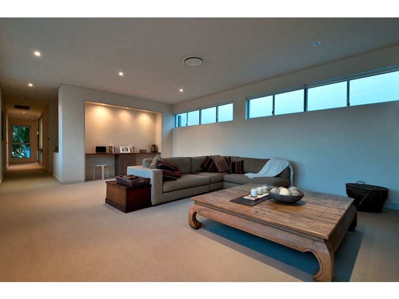 2 Marseille Estate, 17 Marseille Court, Sorrento QLD 4217