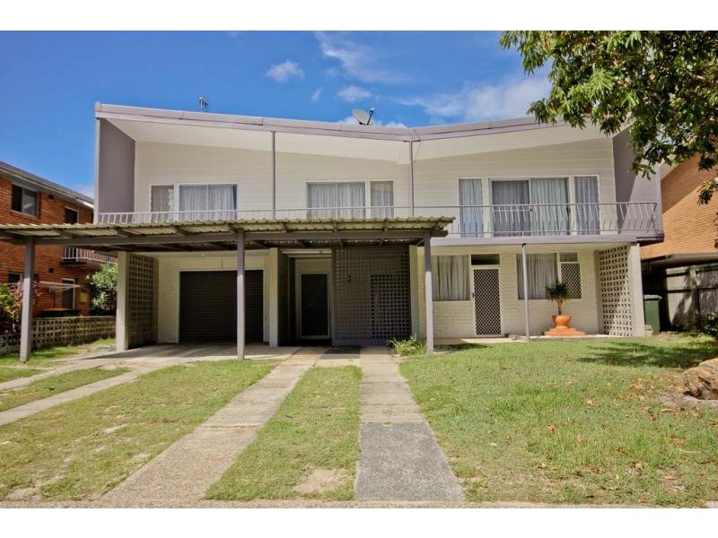 2/4 Beelyu Street, Burleigh Heads QLD 4220