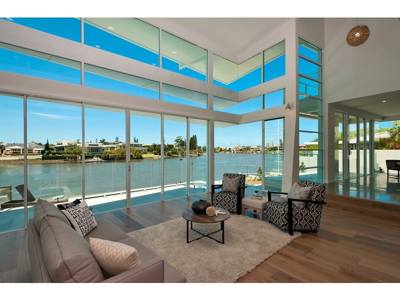 19 Cedar Place, Broadbeach Waters QLD 4218
