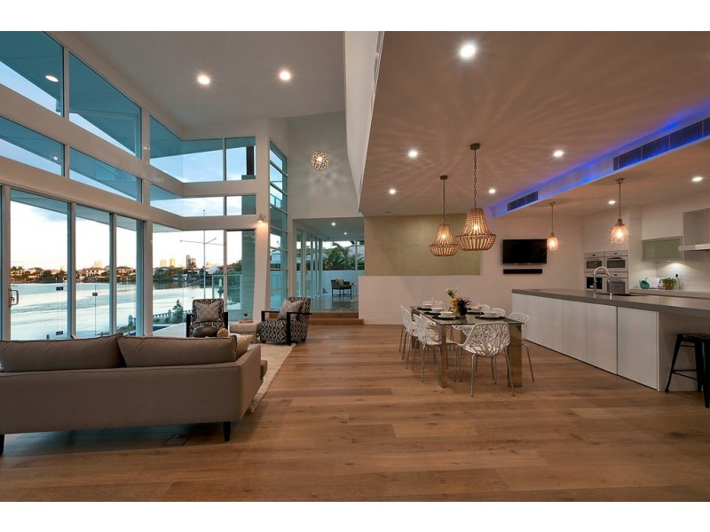 19 Cedar Place, Broadbeach Waters QLD 4218