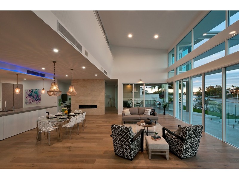 19 Cedar Place, Broadbeach Waters QLD 4218