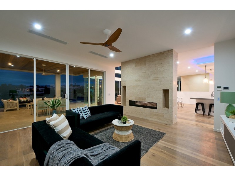 19 Cedar Place, Broadbeach Waters QLD 4218