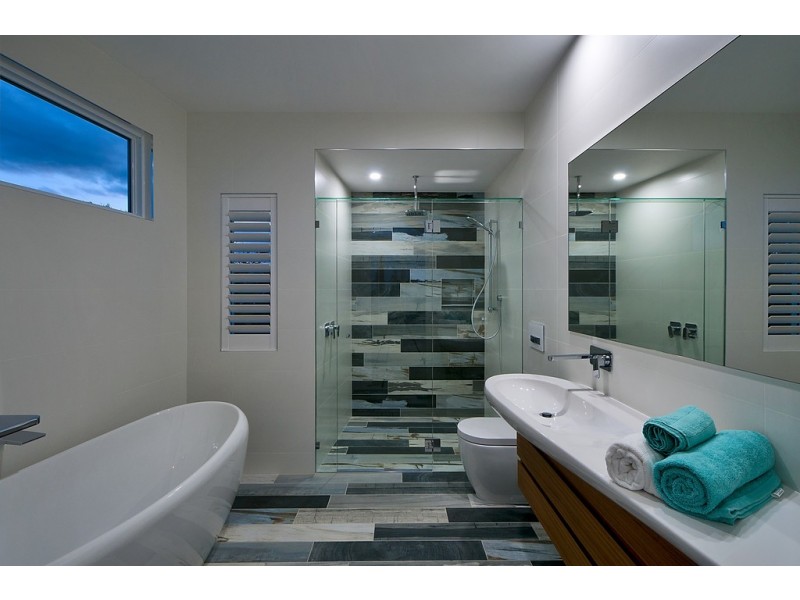 19 Cedar Place, Broadbeach Waters QLD 4218
