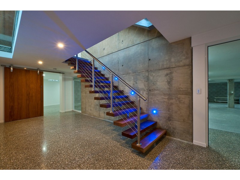 19 Cedar Place, Broadbeach Waters QLD 4218