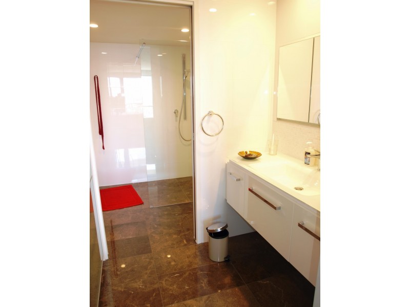59/54 Hooker Blvd, Mermaid Waters QLD 4218