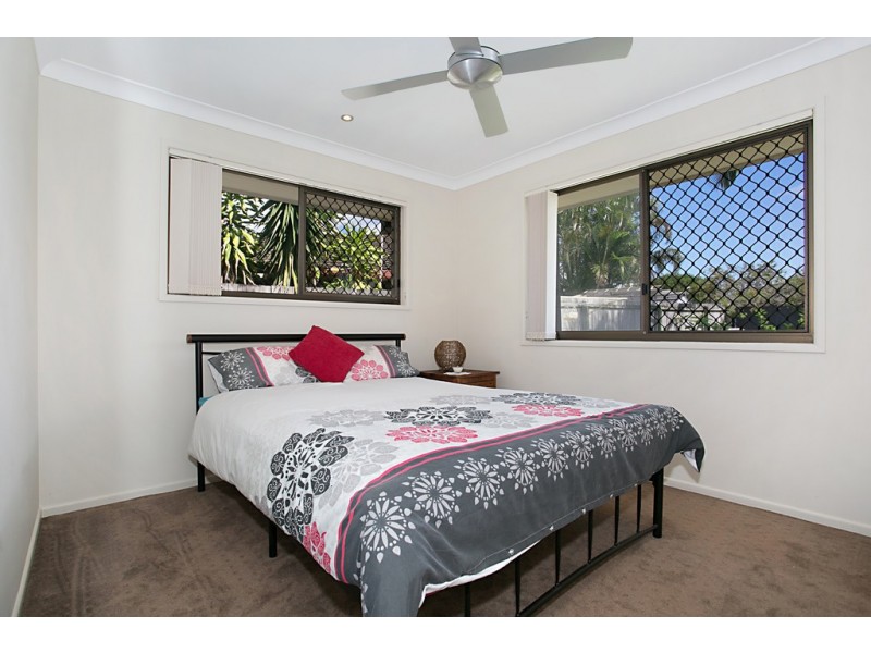 2/13 Macaw Avenue, Miami QLD 4220