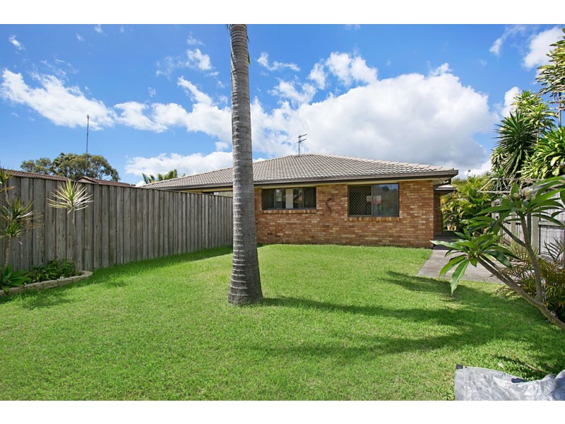 2/13 Macaw Avenue, Miami QLD 4220