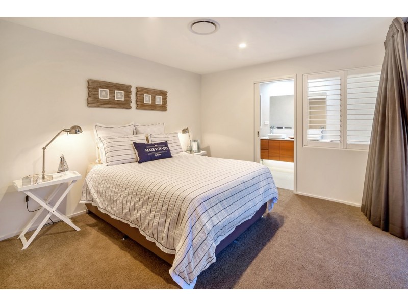 49 Blair Athol Crescent, Sorrento QLD 4217