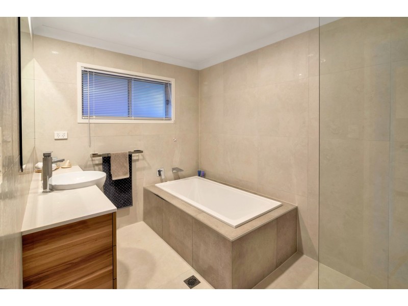 49 Blair Athol Crescent, Sorrento QLD 4217