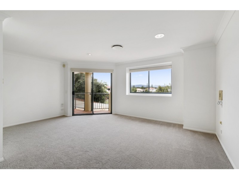 Villa 2 ‘Ashton’ Rhode Island 125 Santa Cruz Boulevard, Clear Island Waters QLD 4226