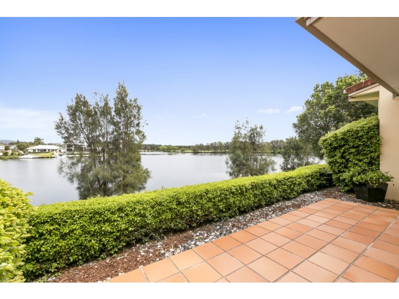 Villa 2 ‘Ashton’ Rhode Island 125 Santa Cruz Boulevard, Clear Island Waters QLD 4226