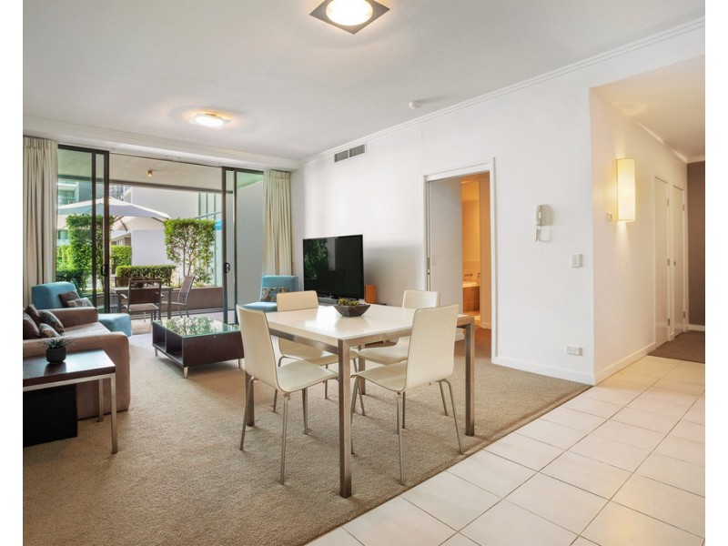 2009/33 TE Peters Drive Freshwater Point, Broadbeach Waters QLD 4218