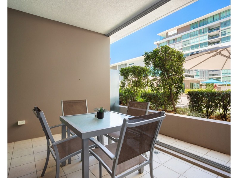 2009/33 TE Peters Drive Freshwater Point, Broadbeach Waters QLD 4218