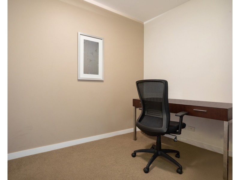 2009/33 TE Peters Drive Freshwater Point, Broadbeach Waters QLD 4218