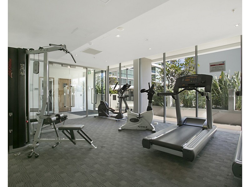 2009/33 TE Peters Drive Freshwater Point, Broadbeach Waters QLD 4218