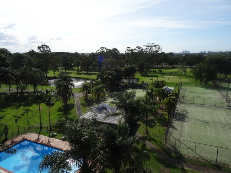 34W/11 Fairways Drive, Clear Island Waters QLD 4226