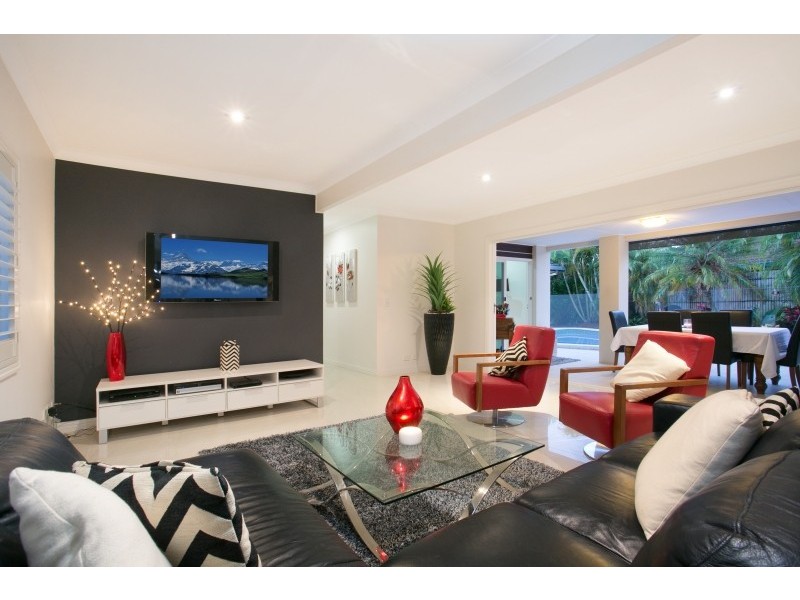 5 Tyrone Avenue, Sorrento QLD 4217