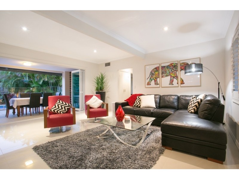 5 Tyrone Avenue, Sorrento QLD 4217